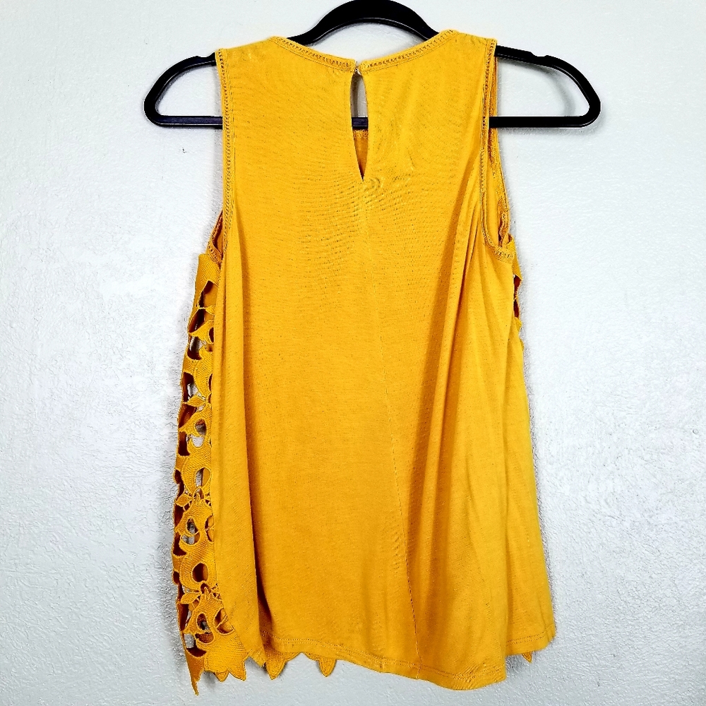 LOFT SLEEVELESS TOP - Picture 2 of 4
